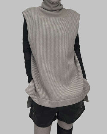 TURTLENECK KNITTED VEST